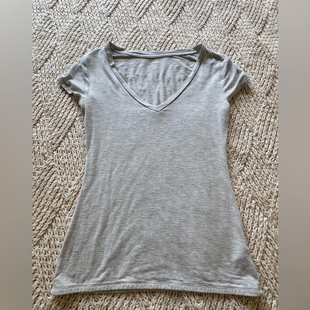 * 3 for 20 * Express Gray Fitted Cap Sleeve Tee
